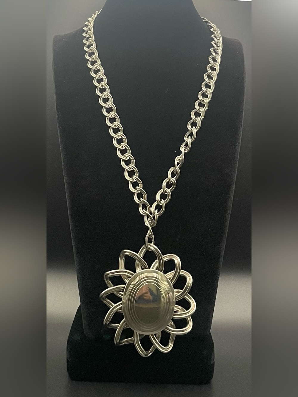 Vintage 70s silver modernist flower statement necklace 18”. 86 grams